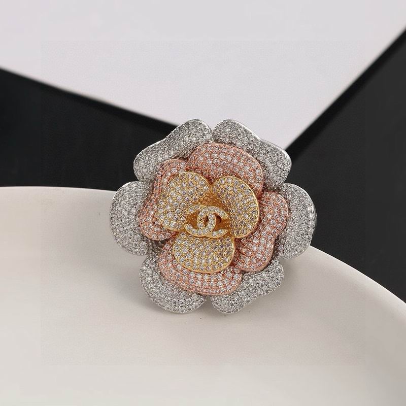 Chanel Brooch 07yxs34